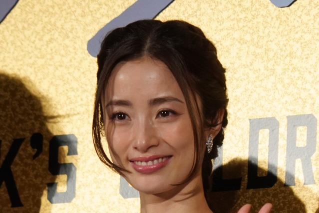 上戸彩、鶴瓶やヒロミらを差し置いて…ベッキー囲む会で見せた太っ腹！　 画像