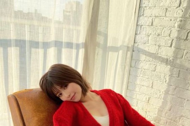 ブランチリポーター・冴木柚葉、美脚スラリのグラビアオフショット公開 画像