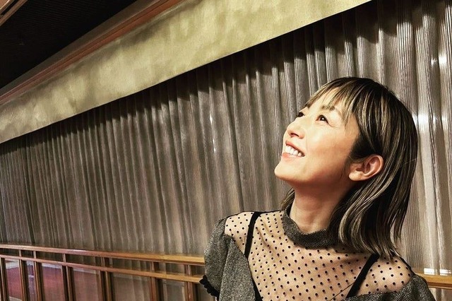 高岡早紀が笑顔でドレスアップ！『読売演劇大賞』贈賞式に「久しぶりにお洒落して参加」 画像
