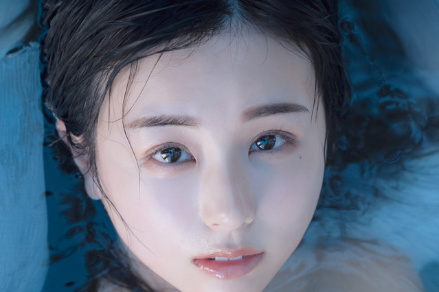 フェチ天使・くりえみ、大胆カット満載の3rd写真集が書泉売上1位に！ 画像