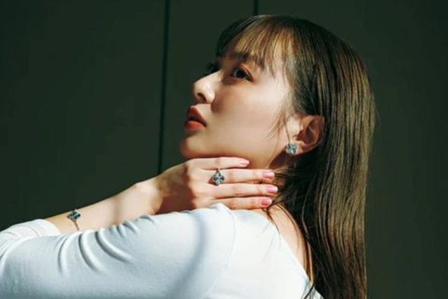 内田理央、美背中大胆露出で大人の色気!『andGIRL』ジェリー企画にて 画像