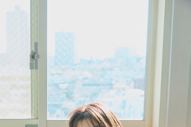 ブランチリポーター冴木柚葉、FRIDAYでアンコールグラビア!胸元&ボディライン強調のセクシーワンピカット公開 画像