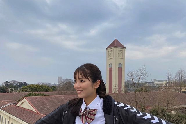 石川恋、制服姿を多数公開!ドラマ『ブルーバースデー』オフショ 画像