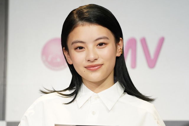 出口夏希、クビレ&腹筋カットのためジムに通うも「たくさん食べちゃいました」 画像