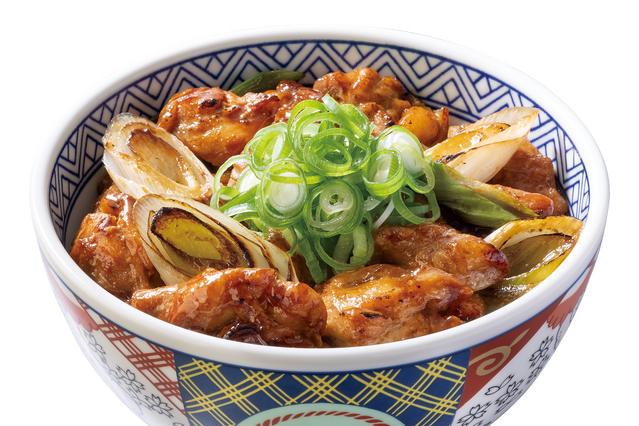 吉野家に昨春の大ヒット「親子丼」に続く絶品丼「焦がしねぎ焼き鳥丼」が登場 画像