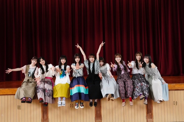 影山優佳卒業前に日向坂46の一期生が全員集合！“最後の思い出作り”収めたグラビア 画像