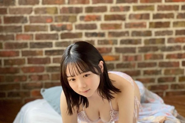 池本しおり、「最強神スタイル！」ヘアカット後初のグラビア公開 画像