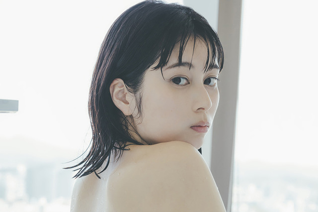 大久保桜子、“自分史上最大露出”で新境地に挑戦！3冊目となる写真集発売 画像