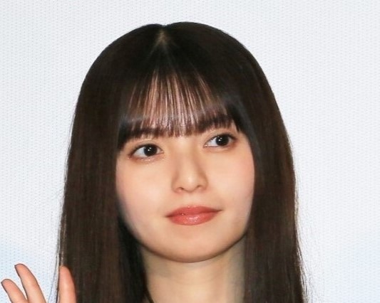 齋藤飛鳥、谷間露出のきわどい先行カットが公開に 画像