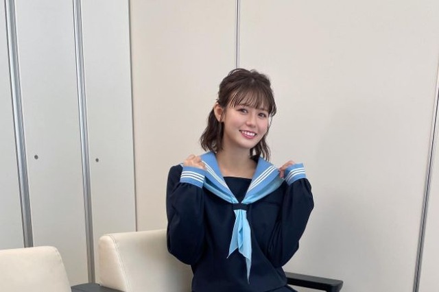 井口綾子、可愛すぎるセーラー服姿を披露! 画像