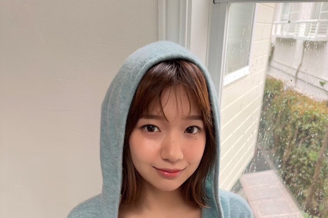 木村彩音、「週プレ」で初グラビア!初々しくもセクシーなオフショット公開! 画像