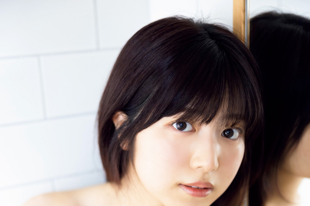吉田莉桜、「高一ミスコン」から6年!進化したボディでグラビアに登場 画像