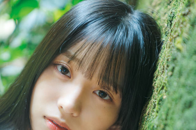 日向坂46四期生を大特集!岸帆夏&宮地すみれの可憐な姿とらえたソログラビア公開! 画像