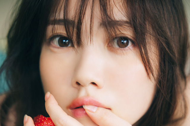 乃木坂46・田村真佑、1st写真集から初のランジェリーカットが公開 画像