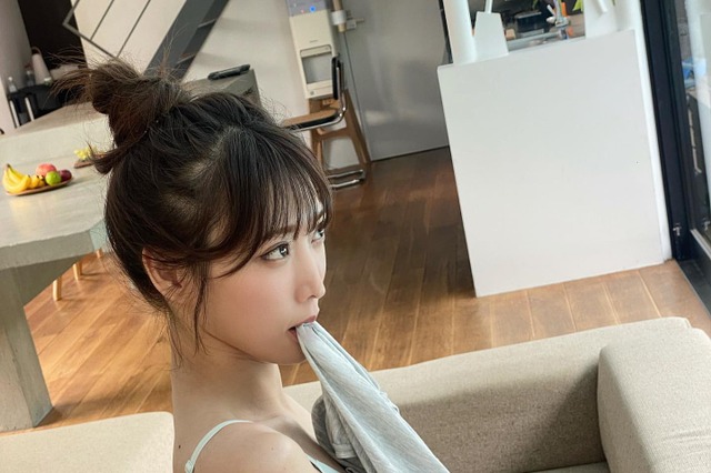 赤井沙希、8月発売写真集の水着オフショ公開！お渡し会では超レアな打撃体験特典も 画像