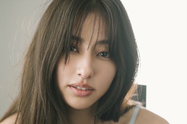 モデル愛甲千笑美、初のランジェリー＆水着グラビア！1st写真集『会いたくなった？』8月発売 画像