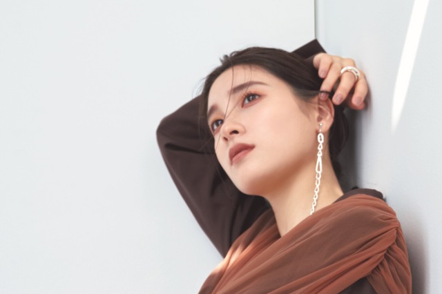 妊娠中の土屋太鳳、表紙に登場!妊娠中の美容事情や心身の変化語る 画像