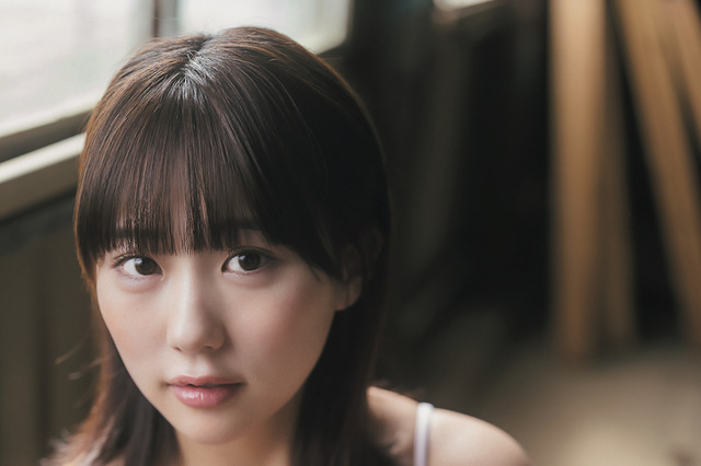 「“大人”の夏、はじまる。」HKT48・田中美久、1年ぶり水着で『blt graph.』表紙登場 画像