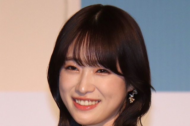 髙橋ひかる、文春『原色美女図鑑』登場！大胆な美背中カットをインスタ公開 画像