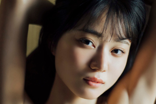 人気YouTuber・いけちゃん、水着&ランジェリー姿で心情的な部分に迫るデジタル写真集 画像