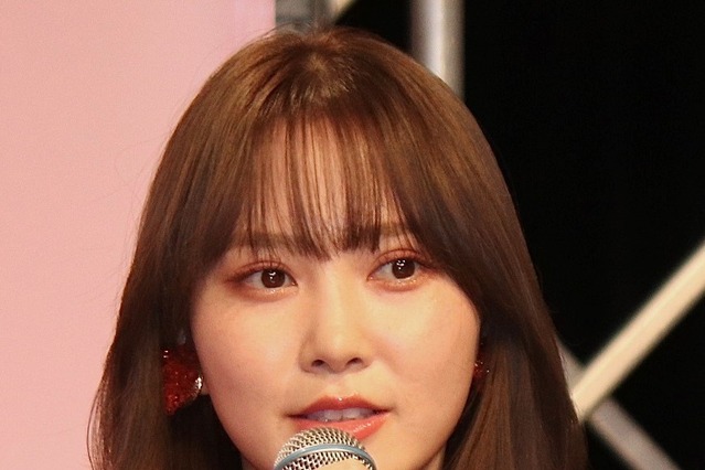 日向坂46・加藤史帆、『新しいカギ』「学校かくれんぼ」挑戦！見つけた生徒は大興奮「ガチで可愛い」 画像