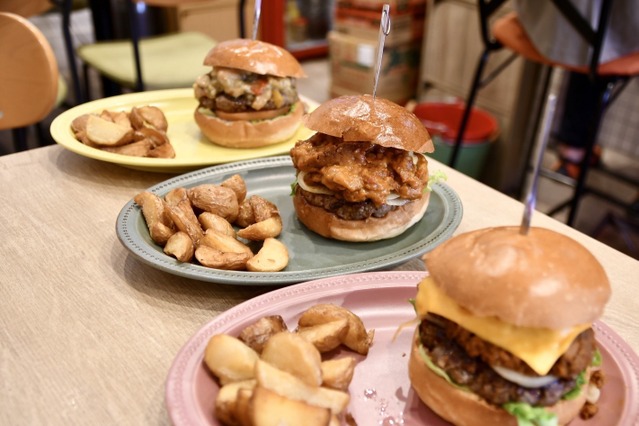 暑いから辛いバーガーを!台東区のクラフトバーガー店が「真夏のカレーフェア」開催 画像