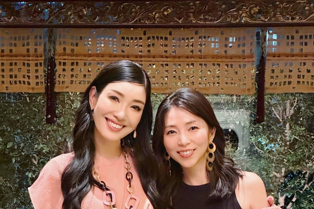 アンミカ、同い年の元NHKアナ・久保純子と仲良しショット＆家族ぐるみの付き合い明かす 画像