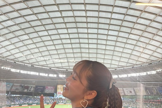 またリベンジしたい！藤田ニコル悔しいワンバン始球式 画像