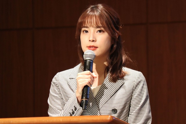 久代萌美アナのレア制服姿に「やばっ!」「めちゃくちゃ可愛い」と絶賛の声 画像