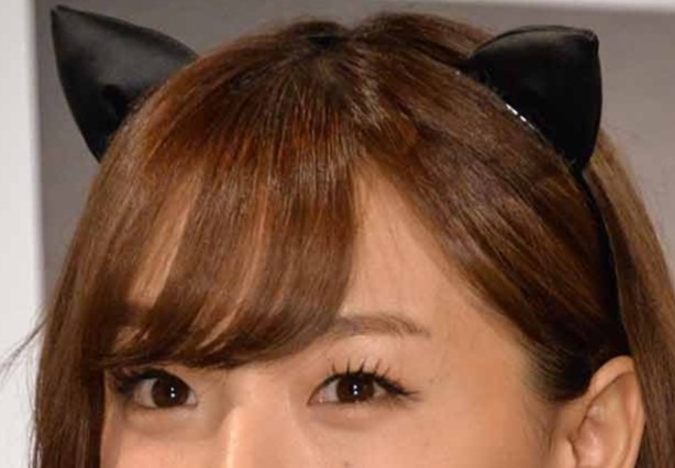 篠崎愛、振袖着崩した斬新セクシーコスに「中森明菜を彷彿とさせる」の声 画像