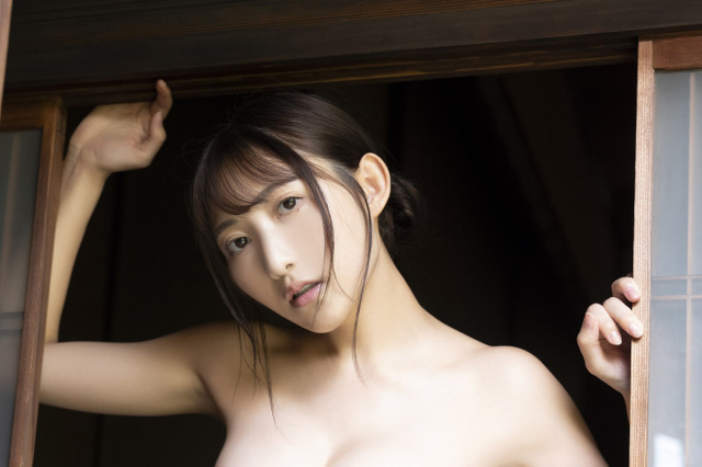 神スタイルな理想のお姉さん・辻りりさ、11月発売1st写真集で変幻自在グラビア 画像