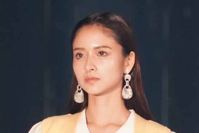 乃木坂46金川紗耶、「たまにオフの金川を」自撮りショットでウインク 画像