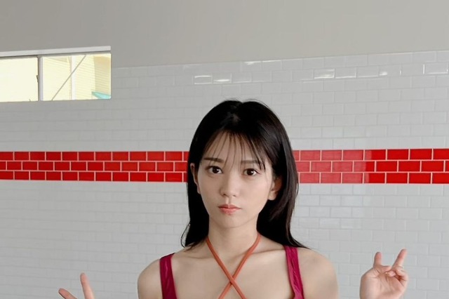 長月翠、1年半ぶり『週プレ』登場でセクシー水着オフショ公開 画像
