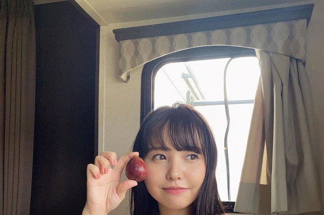 本郷柚巴、『週プレ』初表紙のオフショ水着公開!「美肌で可愛い過ぎやし綺麗」の声 画像