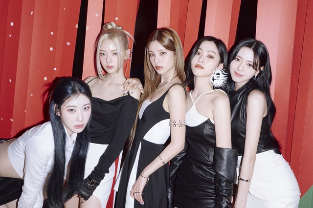 韓国発グローバルグループ・ITZY、JAPAN 1st Album『RINGO』より収録曲「Sugar-holic」のプロモーションビデオが公開！ 画像