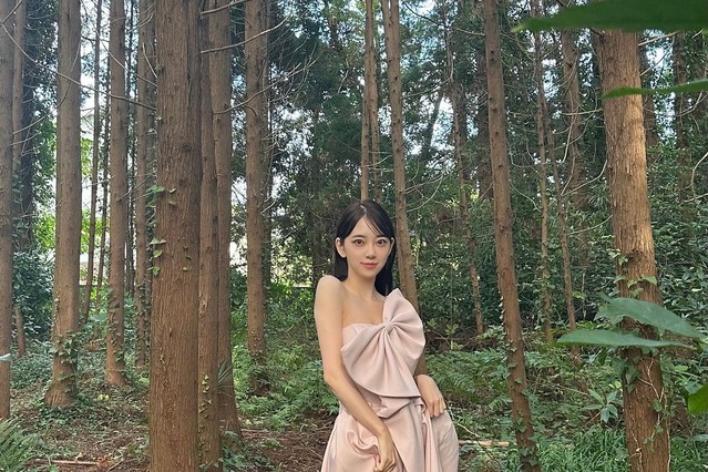 堀未央奈、10月15日の誕生日にドレス姿で美しいデコルテ披露 画像