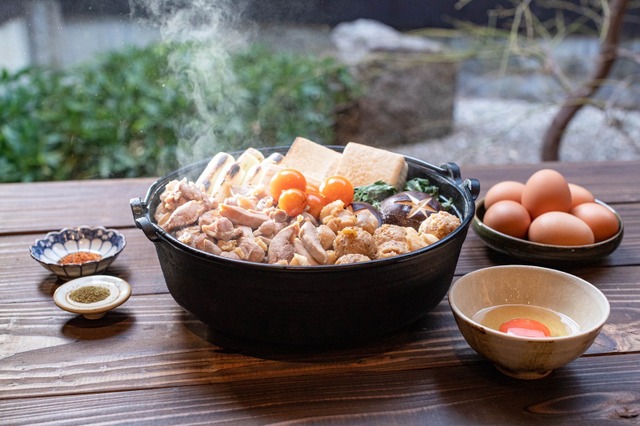 厳選卵10個付き!名焼き鳥店店主のお取り寄せ専門店・鶏料理はた、「鶏すき」数量限定販売 画像