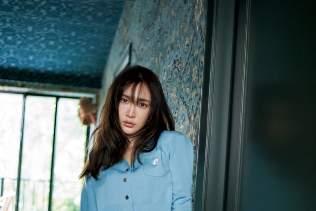 紗栄子、くびれチラ見せコーデを披露！『otona SWEET』本日発売 画像