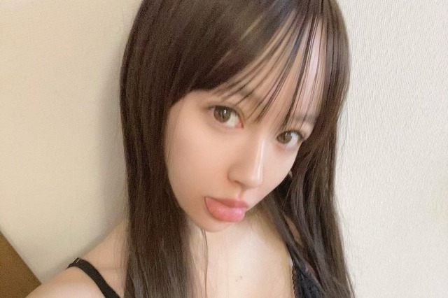 ナタリア聖奈、上半身ランジェリー姿で美しいくびれ披露 画像