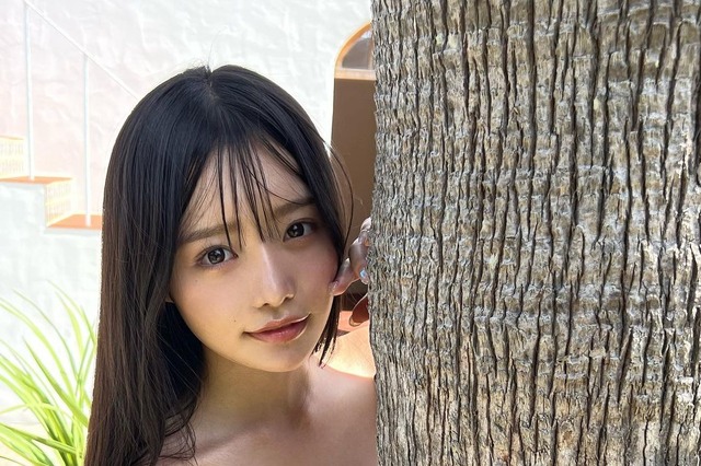 注目の現役バレリーナの高鶴桃羽、『ヤンマガ』オフショで抜群のスタイル披露 画像