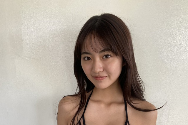 豊田ルナ、黒の水着姿でファン悩殺『FRIDAY』表紙オフショット 画像