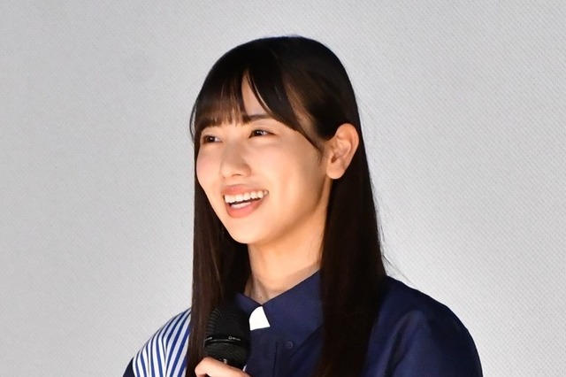 日向坂46・河田陽菜、500円握りしめて駄菓子屋へ！ 画像