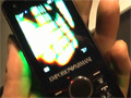 【ビデオニュース】アルマーニ携帯を動画でチェックする! 画像