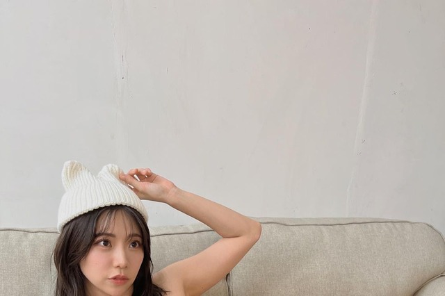 鈴木ふみ奈、ビキニ＋ニットキャップでセクシーショット 画像