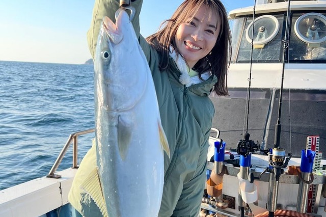 42歳再婚の新山千春、