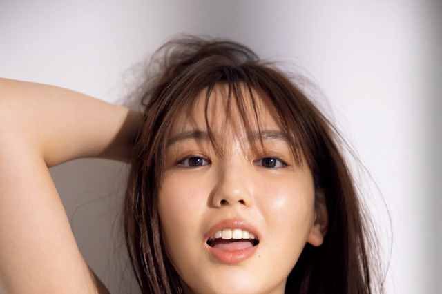 ”グラビアクイーン”沢口愛華、ハタチの艶ボディ披露！『FLASH』に1年4カ月ぶりに登場 画像