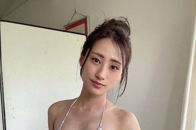 澄田綾乃、水着姿でスレンダーボディを惜しみなく披露 画像