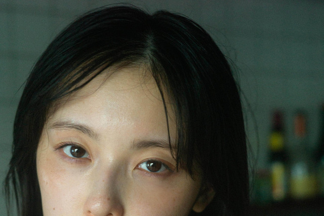 加藤小夏、1st写真集発売！貴重なキャミソール姿披露 画像