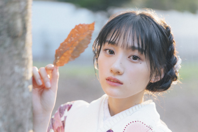 乃木坂46・川﨑桜、儚い美しさをまとう振袖姿披露　 画像