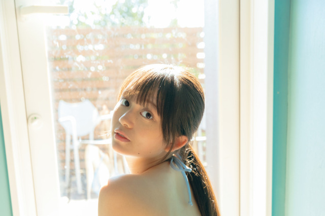 「制コレ22」グランプリの蓬莱舞、爽やかな水着姿　美しい背中を披露 画像